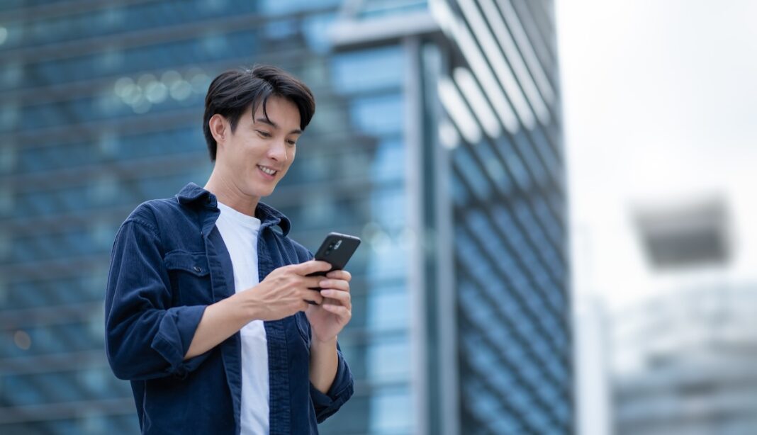 Shutterstock 2585096665